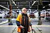 MERKER DET PÅ STEMNINGEN: Jomar Kvitland, leder av Statsbanenes Verkstedforening i Trondheim, sier Mantena på Marienborg preges av at arbeidet de gjør, skal ut på anbud.  – Folk er usikre på om de i det hele tatt har jobb om et års tid, sier Kvitland.