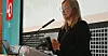 SVARTE OPP: Parisekretær Kjersti Stenseng i Ap møtte tillitsvalgte til debatt på LO Stats landskonferanse onsdag.