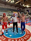 TITTELKAMP: Raymond Gaassand Straume (t.h.) har både NM-gull og internasjonale triumfer bak seg, men skal ut i sin første profesjonelle tittelkamp i kickboksing i Fana Arena på lørdag.