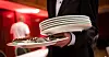 Servitører var blant de yrkesgruppene som kunne glede seg over å få mer å rutte med i 2023.