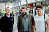 MOTIVERTE: Robert Lindland Johnson (t.v.) og Aase Irene Dale gleder seg til et nytt kapittel i yrkeslivet. De har mye å dele, både livserfaring og praktisk kunnskap. Universitetslektor Hans Otto Ringereide (midten) mener kommende arbeidsgivere har god grunn til å være fornøyd med PPU-klassen hans.