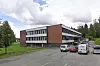 Det var under arbeid med ventilasjonsanlegget her på Ski videreående skole i Akershus den fatale fallulykken skjedde.