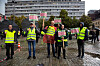 Bussjåførene streiker for å få det som ble avtalt i Bussbransjeavtalen i 2007; En lønn på linje med industriarbeiderne. Torsdag demonstrerte et korona-begrenset antall sjåfører på Youngstorget.