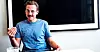 Den danske forfatteren Thomas Korsgaard har skrevet tre kritikerroste bøker om fattigdom, familievold og omsorgssvikt. To av bøkene er oversatt til norsk, den tredje kommer til neste år.