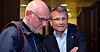 Kommunikasjonsansvarlig i LO Stat, Stein Erik Syrstad, og leder i LO Stat, Egil André Aas, studerer resultatet av meklingen i statsoppgjøret.