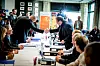 Kravoverrekkelse mellom Norsk Industri og administrerende direktør Stein Lier-Hansen på venstre side av bordet og Fellesfor bundet med forbundsleder Arve Bakke på motsatt side.