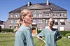 Fv: Trude Stallemo, dyrepleier og nestleder i NTL NMBU og dyrepleier Josephine Alm (29), som er plasstillitsvalgt for NTL