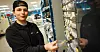 Et kretskort har en unik kombinasjon av komponenter, og Kai Svendsen må ha kontroll på at sammensetningen blir etter bestilling.
