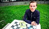 Andreas Tharaldsen er glad i faget sitt, men jobber for bedre lønn og arbeidsvilkår.