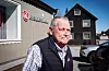 Bård Bergsrønning gjør seg klar til 1. mai-markering på Løkken Verk.