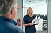 HR-direktør Gry Helen Jødestøl hilste til jubilanten fra bedriftsledelsen.