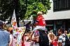 Mens fotballandslaget for herrer er i USA, må noen fans være hjemme i Oslo.
