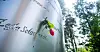Navnene til de 69 som ble drept under terrorangrepet mot Utøya 22. juli 2011 er gravert inn i et minnesmerke på øya. Ved fødselsdagene settes en blomst inn i navnet.