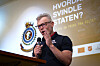 Lars Mamen, leder av Fair Play, på talerstolen