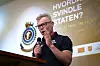 Lars Mamen, leder av Fair Play, på talerstolen
