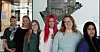 MANGE KVINNER: 40 prosent av årets studenter på Bygningsinformasjonsmodellering (BIM) ved Fagskolen i Oslo er kvinner. Kristine J. Wendt (nummer to fra høyre) og Gabrielle Bianvo (nummer fire fra venstre) er to av dem.