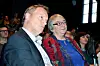 Raymond Johansen hadde hedersplass ved siden av Trygve Brattelis datter, Tone Bratteli
