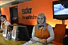 I TENKEBOKSEN: Julia Strand jobber i bilutleiefirma på Gardermoen. Hun er ikke fagorganisert, det er heller ikke hennes svenske kollega Per-Emil Wilhelmsson. Strand tenker på å melde seg inn.