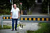 HJERTEOPERERT: Etter å ha fått operert hjertet tidligere i år, kan Geir Gamborg-Nielsen gå flere og lengre turer med Hero. Her er de to i nærmiljøet i Oppegård.