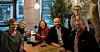 Fra venstre Rigmor Aasrud, Elise Bjørnebekk Waagen,  Lise Christoffersen, Arild Grande samt Fellesforbundets Svein Pettersbakken spiste lunsj hos Gyda Louise Andersson på Peppes Pizza. De ville feire at restauranten har fått tariffavtale.