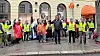 LO-leder Hans-Christian Gabrielsen møtte streikende vektere i Oslo sentrum på dag åtte av vekterstreiken. Forbundsleder i Norsk Arbeidsmandsforbund og forhandlingsleder for vekterne, Anita Johansen og hovedtillitsvalgt Robert Ball i Securitas står til venstre for LO-lederen.