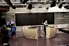 Dagsrevyen: Synes du det ser rent og pent ut i Dagsrevyen-studio? Det er June og hennes kollegaer som sørger for det.