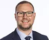 Høyres talsperson for tannhelse, Erlend Svardal Bøe, er kritisk til å gi unge billigere tannlegeregning. De vil prioritere andre grupper.