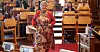 Statsminister Erna Solberg (H) og hennes regjering har foreslått ni midlertidige lovendringer som tirsdag blir banket igjennom i Stortinget.