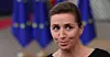 Mette Frederiksens regjering vil kutte en av de danske helligdagene. Som kompensasjon får folk lønn tilsvarende en arbeidsdag. Samtidig skal offentlige stillinger kuttes og forsvaret styrkes.